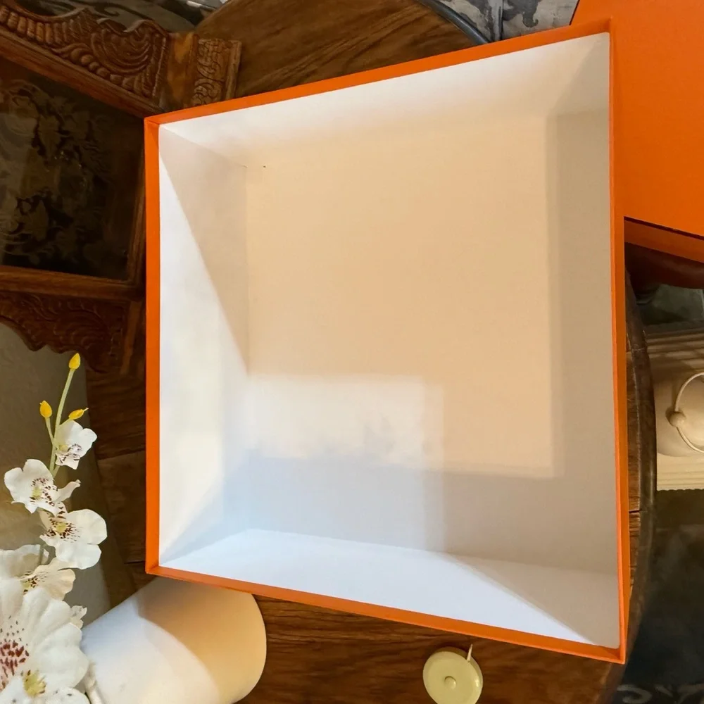 Hermes Large Gift Box - Picture 2 of 5